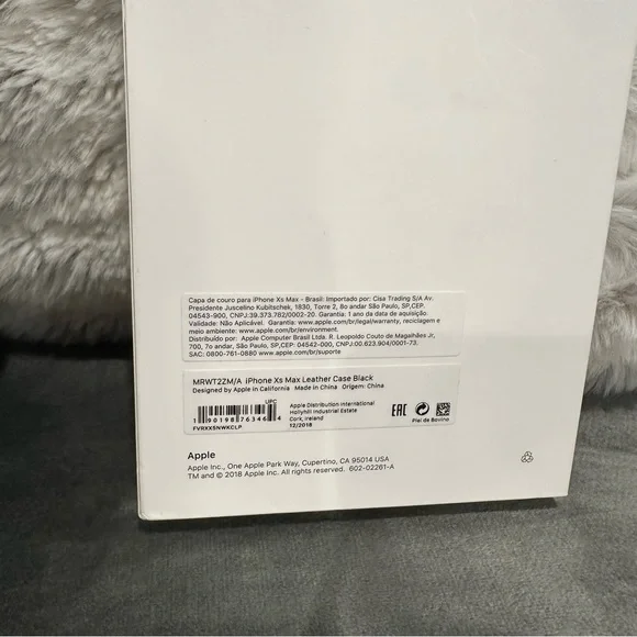 iPhone XS Max Apple Black Leather Case - Picture 10 of 11